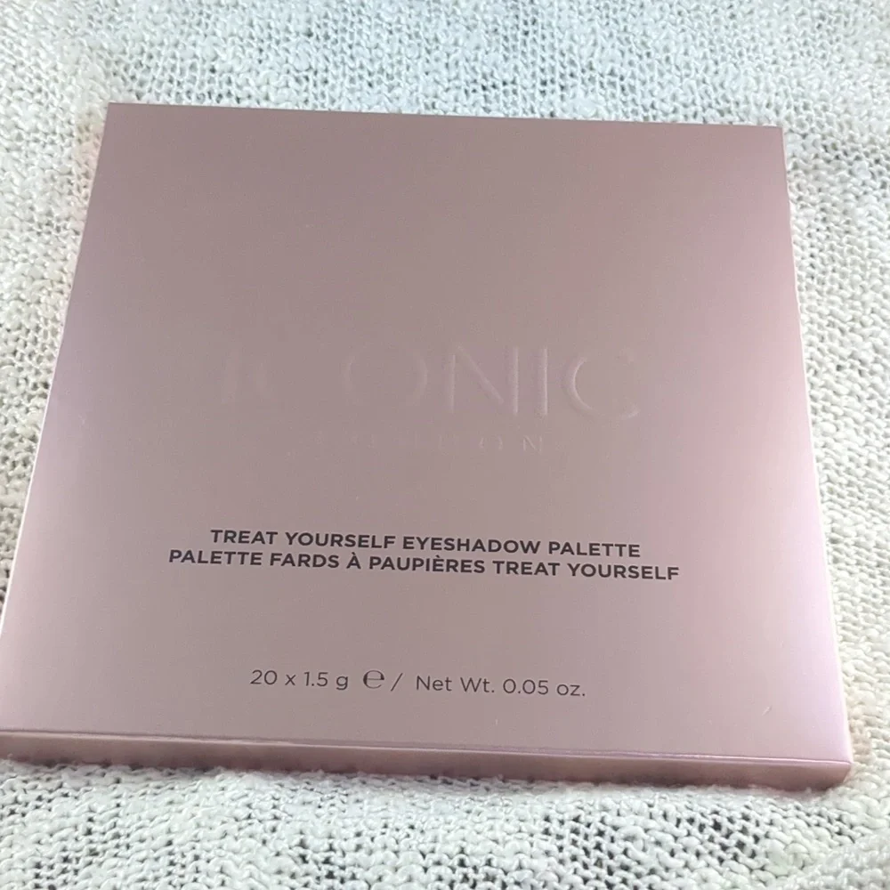 ICONIC London Eyeshadow Palette in Treat Yourself, 20x 1.5g/0.05oz